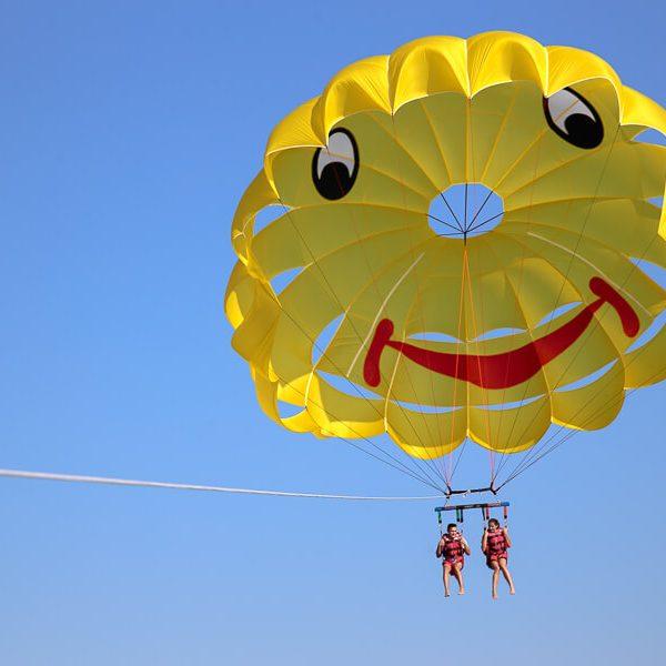 Parachute ascensionnel sur la Costa Brava